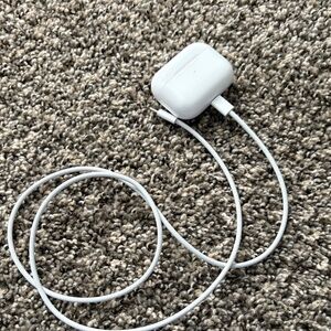 Apple White Wireless Earbuds with Charging Case
